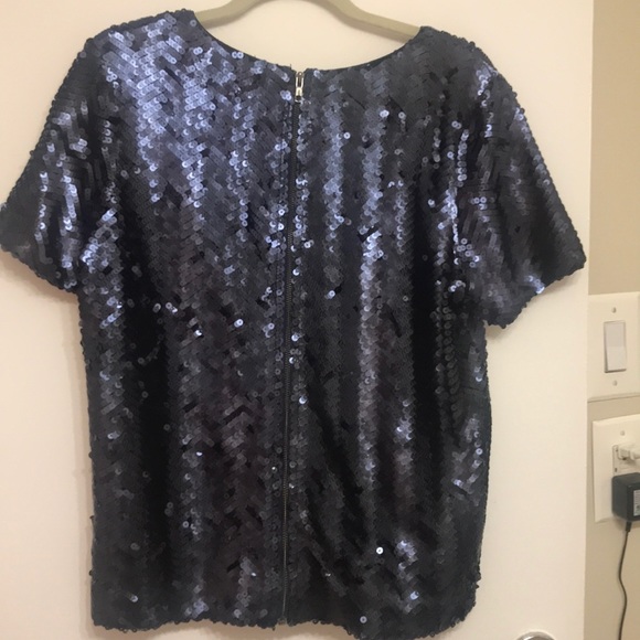 J.O.A dark navy sequin top with zipper detail - Picture 3 of 7
